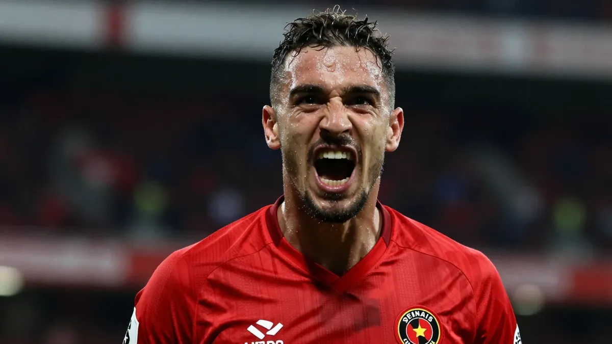 Stade Rennais FC secured its first Ligue 1 win of the season against Le Mans (3-2) thanks to a brace from Estéban Lepaul...
