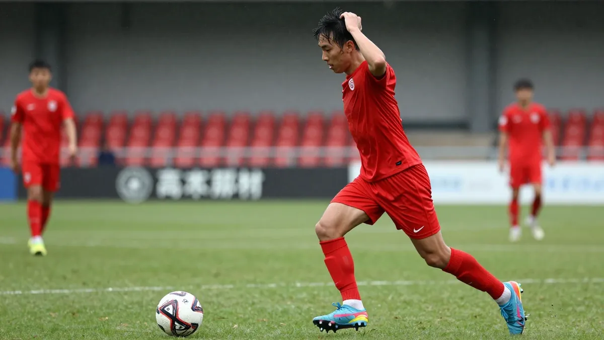 Talks to extend the 20-year-old Moroccan defender's contract, which runs until 2028, are ongoing without a deal, as his...