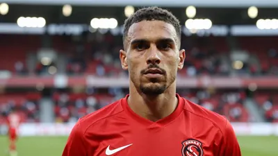 Le match de Ligue 1 entre le Stade Rennais FC et le PSG, initialement prévu au Parc des Princes, se jouera finalement à...